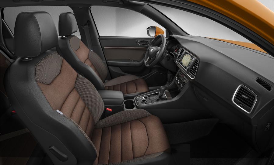 Интерьер Seat Ateca 2016 года  (фото 26 из 47)
